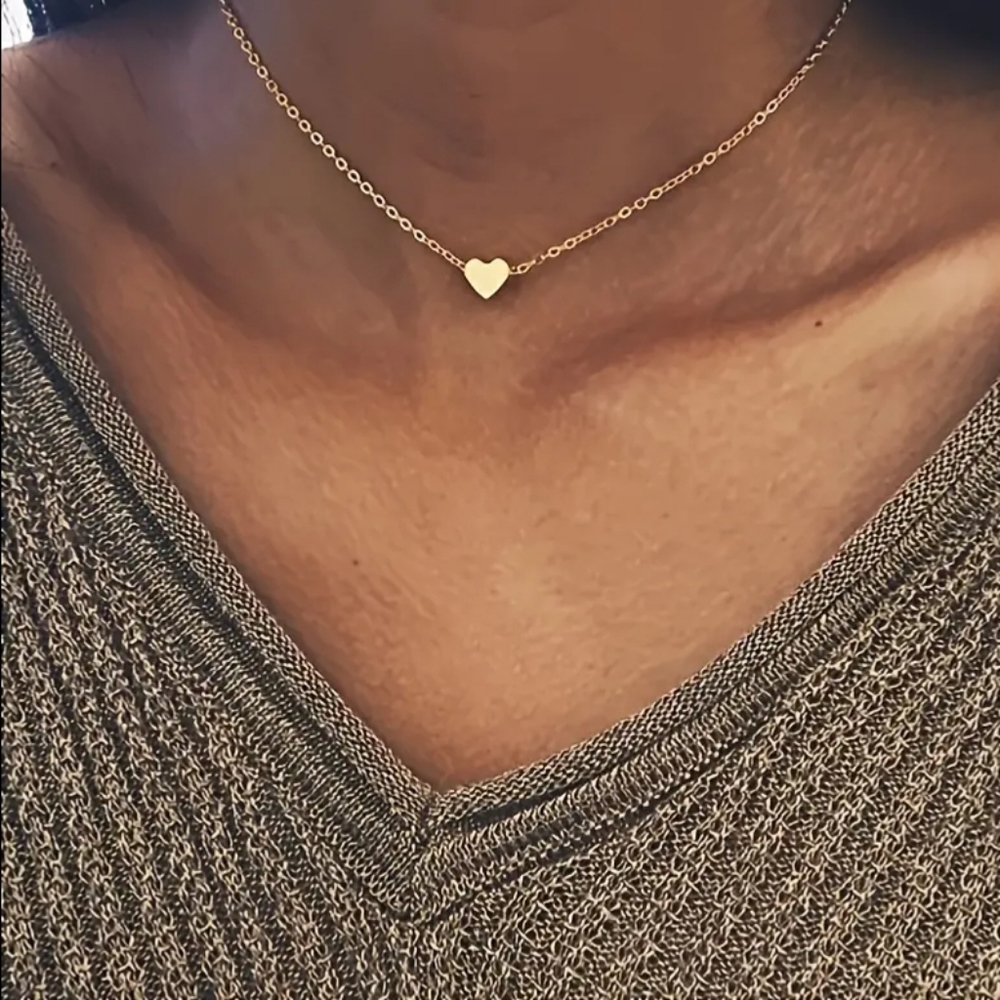 Minimalist Gold Heart Pendant Necklace